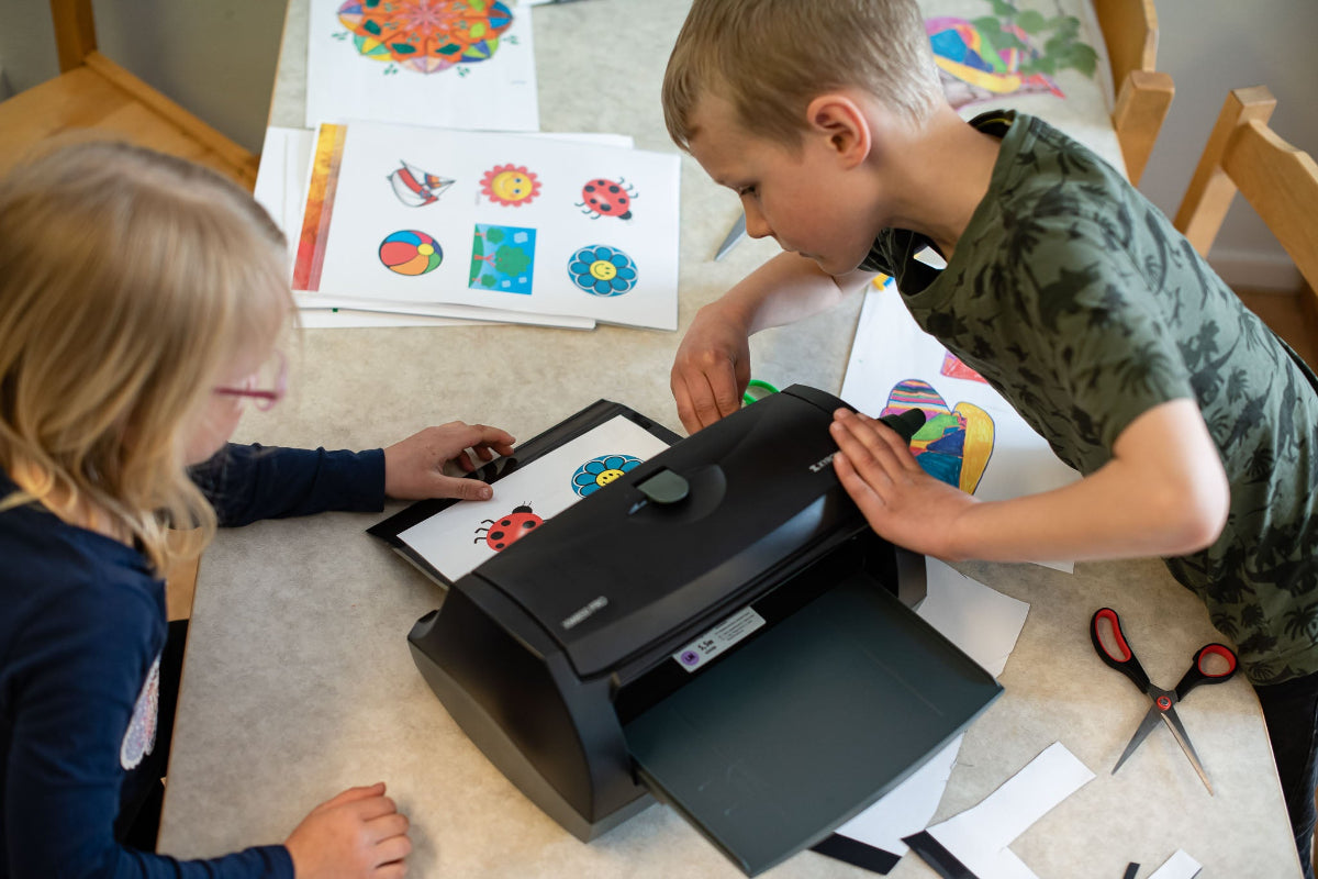 Magnetpakke for førskolebarn – Lag dine egne flanhistorier (Xyron 850 + magnetisk laminat)
