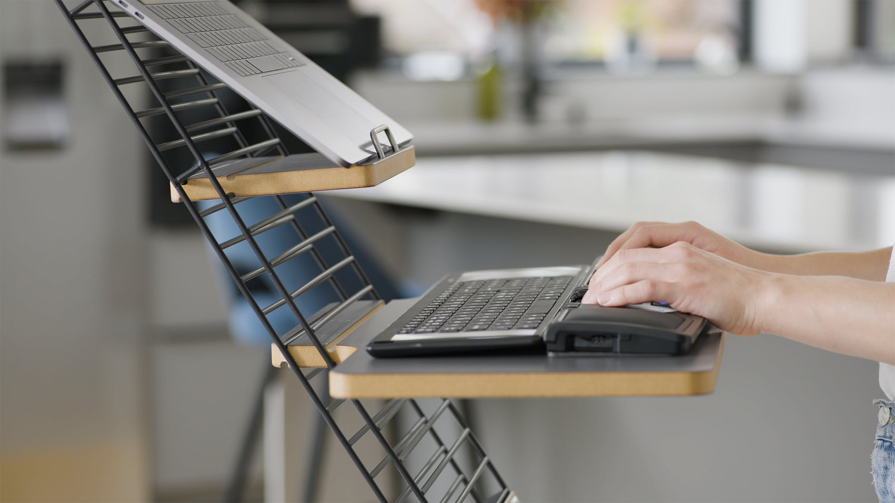 Mousetrapper Standfriend Ergonomisk Desk Riser